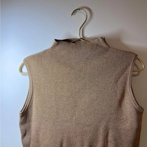 Joseph A Pullover  Sleeveless Silk Sweater Vest  Gold metallic - Picture 7 of 8